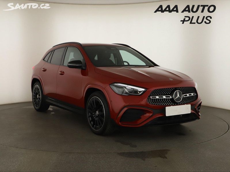 Mercedes-Benz GLA, 200, AMG Line, Navigace
